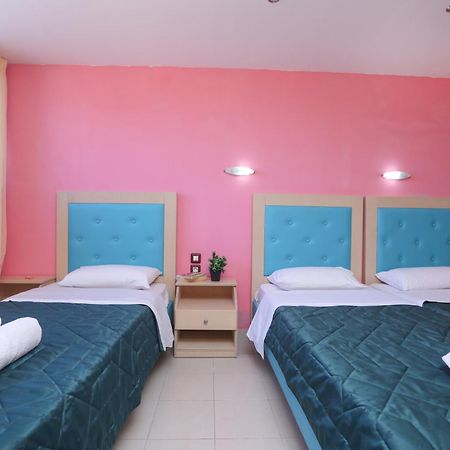 בניטסס Corfu Hotel Apartments מראה חיצוני תמונה