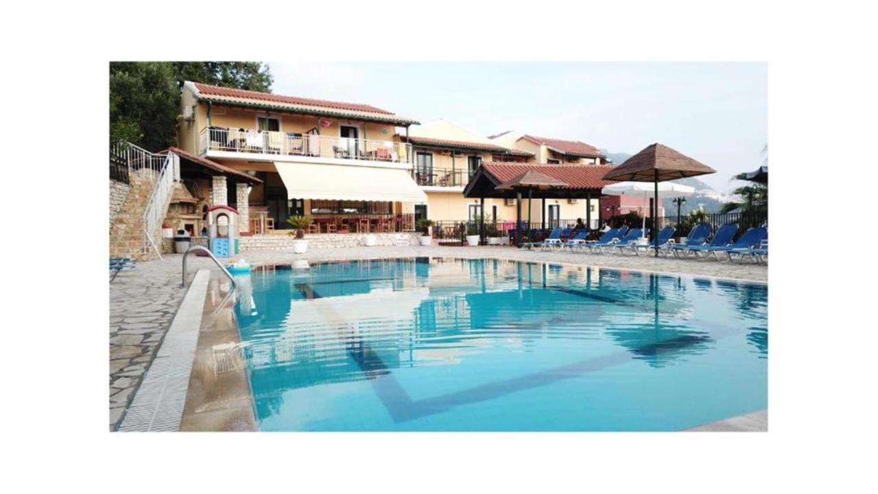 בניטסס Corfu Hotel Apartments מראה חיצוני תמונה