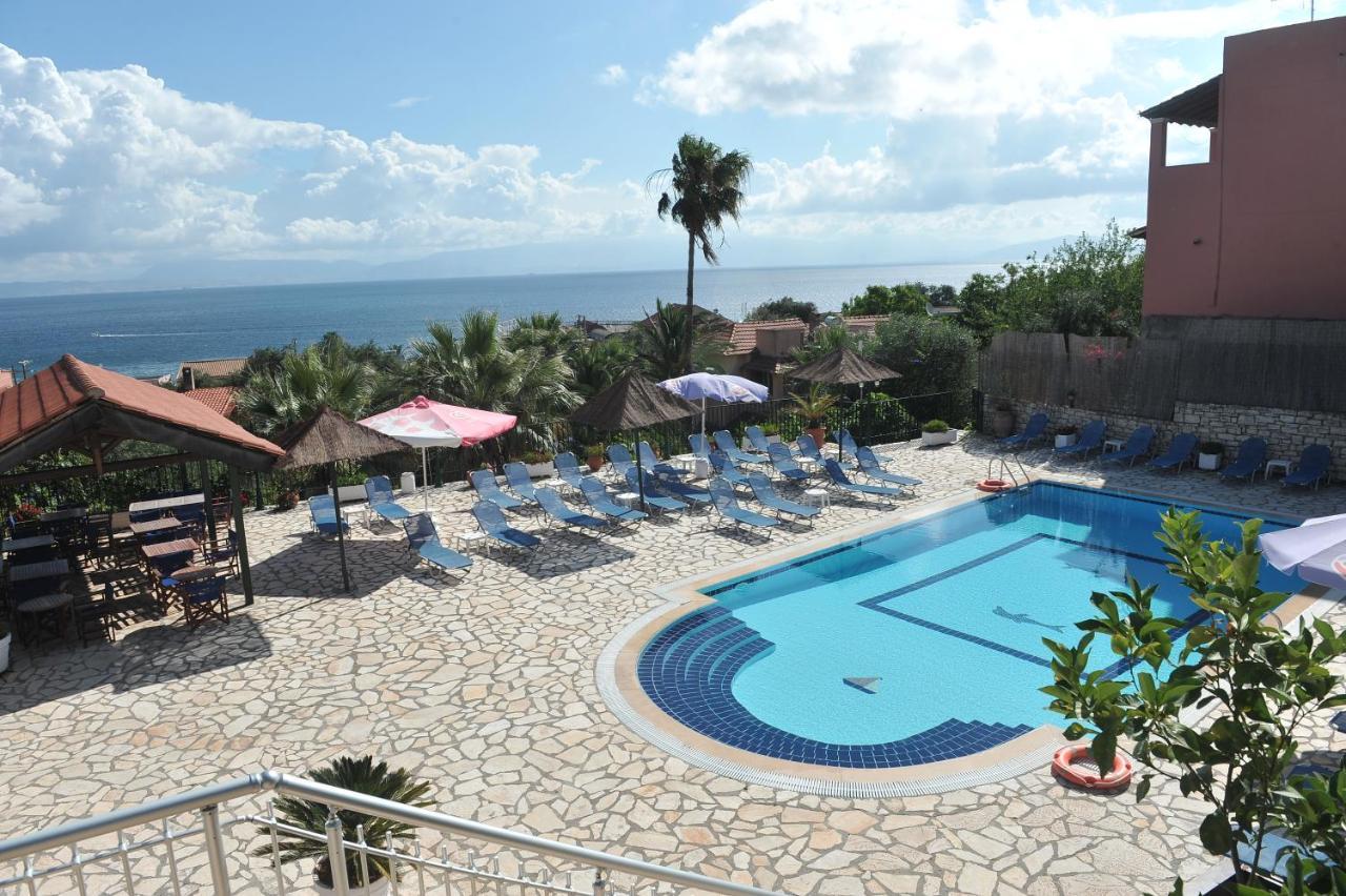 בניטסס Corfu Hotel Apartments מראה חיצוני תמונה
