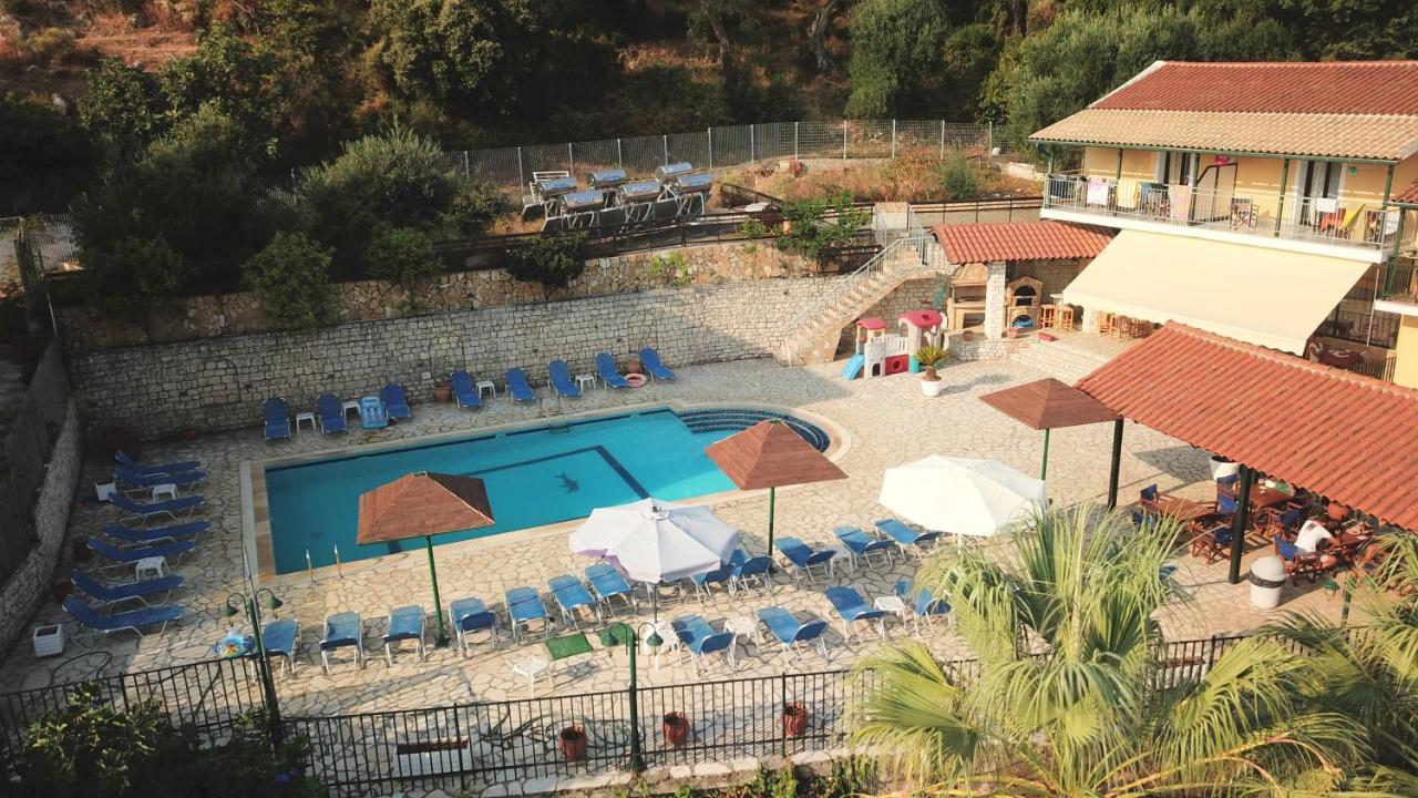בניטסס Corfu Hotel Apartments מראה חיצוני תמונה