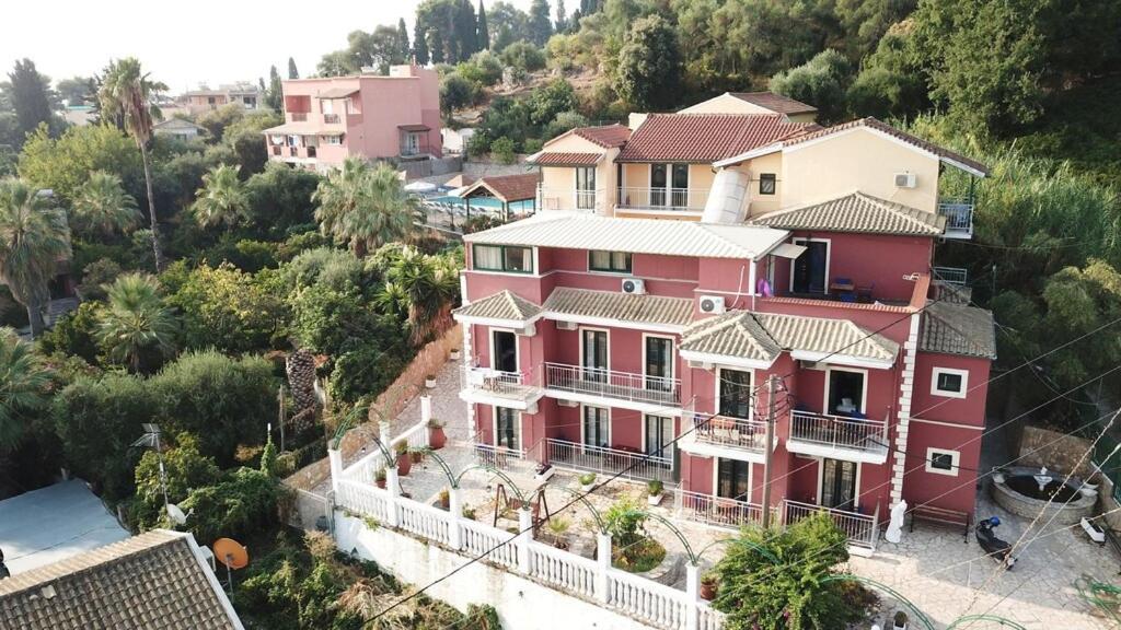 בניטסס Corfu Hotel Apartments מראה חיצוני תמונה