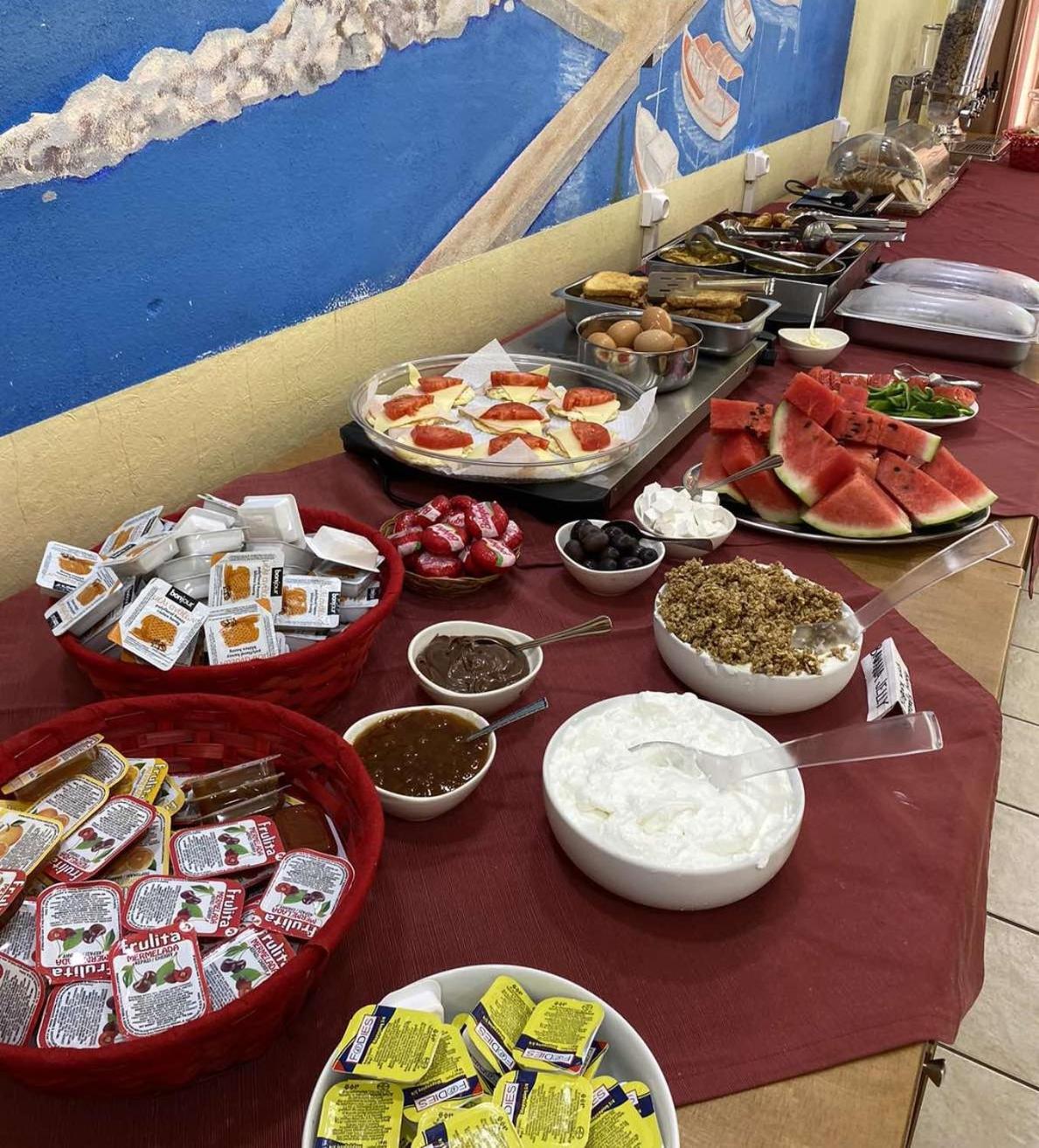 בניטסס Corfu Hotel Apartments מראה חיצוני תמונה