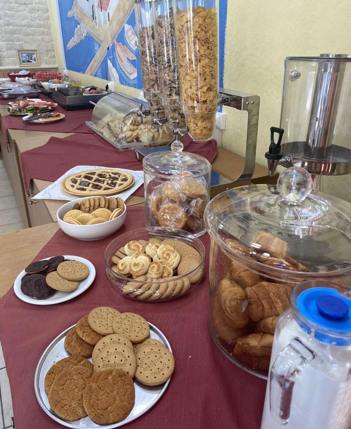 בניטסס Corfu Hotel Apartments מראה חיצוני תמונה