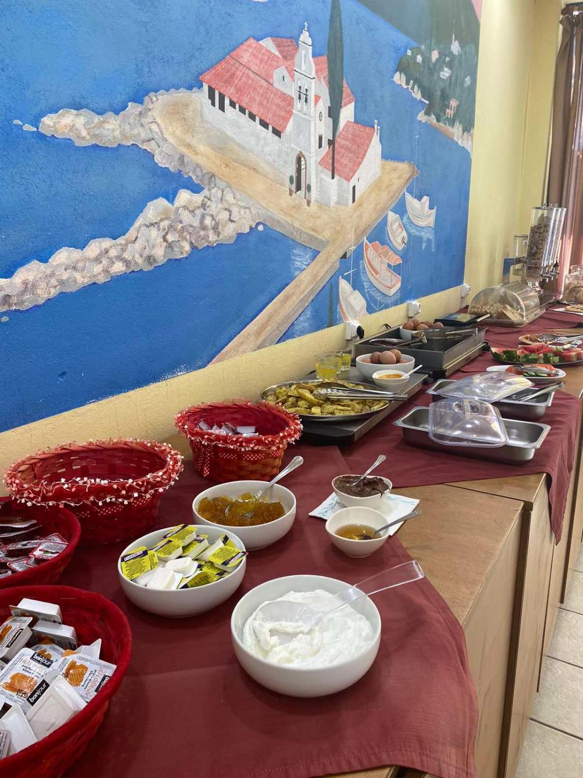 בניטסס Corfu Hotel Apartments מראה חיצוני תמונה