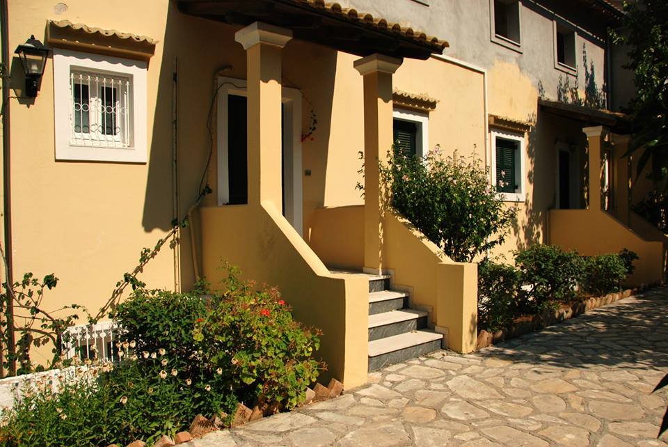 בניטסס Corfu Hotel Apartments מראה חיצוני תמונה